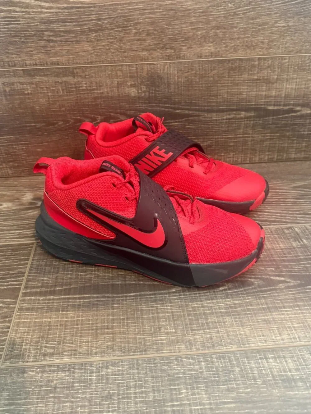 Nike Team Hustle D 12 Big Kid’s Basketball Shoes – Size 7Y
